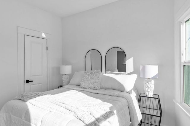 2912 2912 E 22Nd St, Oakland, CA 94601