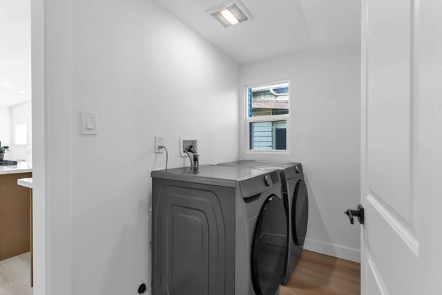 2912 2912 E 22Nd St, Oakland, CA 94601