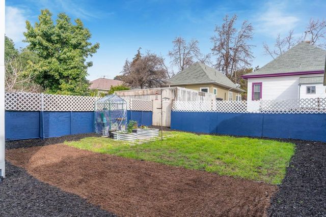 2912 2912 E 22Nd St, Oakland, CA 94601