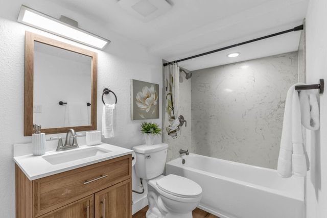 2912 2912 E 22Nd St, Oakland, CA 94601