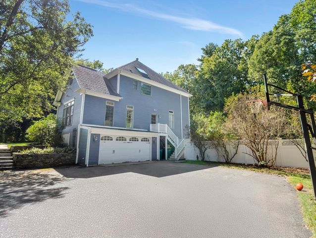 66 Poquanticut Avenue, Easton, MA 02356