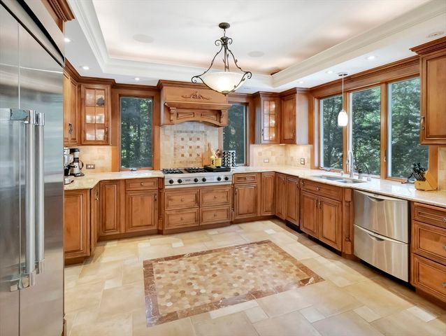 66 Poquanticut Avenue, Easton, MA 02356