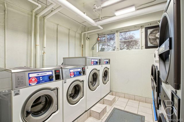 33-64 21st Street 6D, Astoria, NY 11106