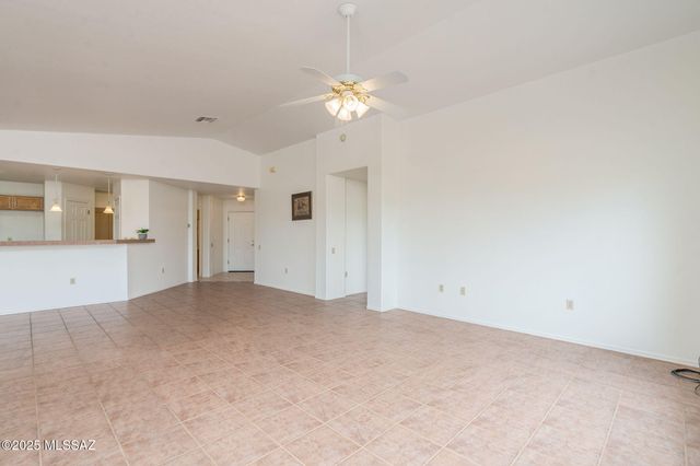 1012 W Union Bell Drive, Green Valley, AZ 85614