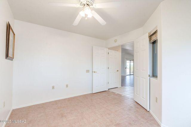 1012 W Union Bell Drive, Green Valley, AZ 85614