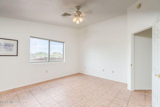 1012 W Union Bell Drive, Green Valley, AZ 85614