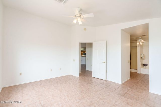 1012 W Union Bell Drive, Green Valley, AZ 85614