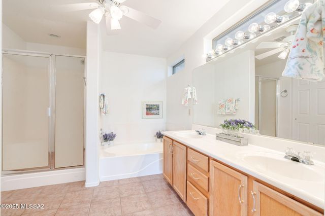 1012 W Union Bell Drive, Green Valley, AZ 85614