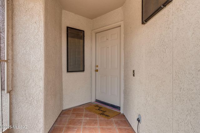 1012 W Union Bell Drive, Green Valley, AZ 85614