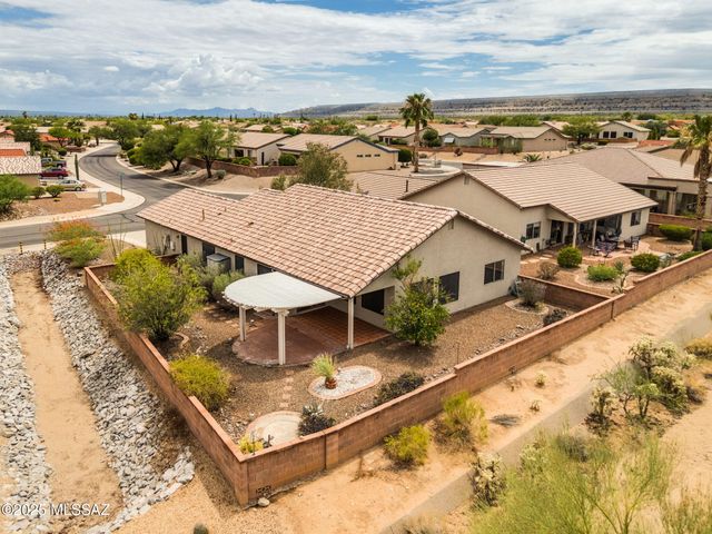 1012 W Union Bell Drive, Green Valley, AZ 85614
