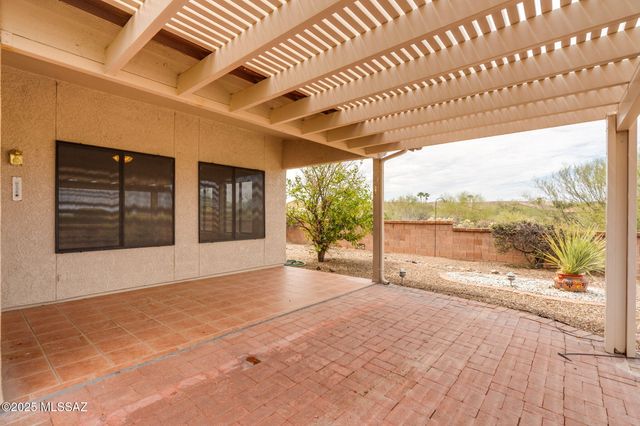 1012 W Union Bell Drive, Green Valley, AZ 85614