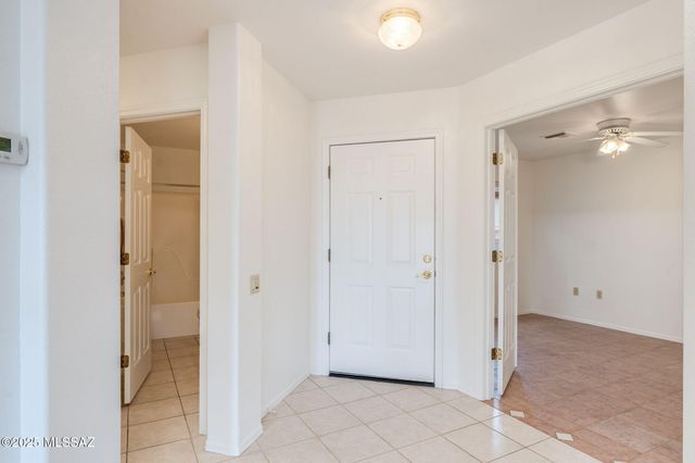 1012 W Union Bell Drive, Green Valley, AZ 85614