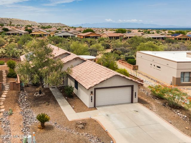 1012 W Union Bell Drive, Green Valley, AZ 85614