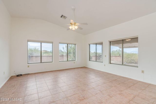 1012 W Union Bell Drive, Green Valley, AZ 85614