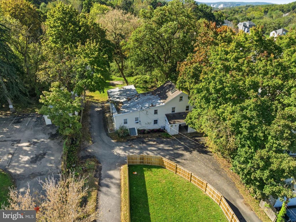 634 RIDGE PIKE #, LAFAYETTE HILL, PA 19444 — exterior