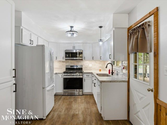 4361 Peck Road, Port Huron, MI 48060