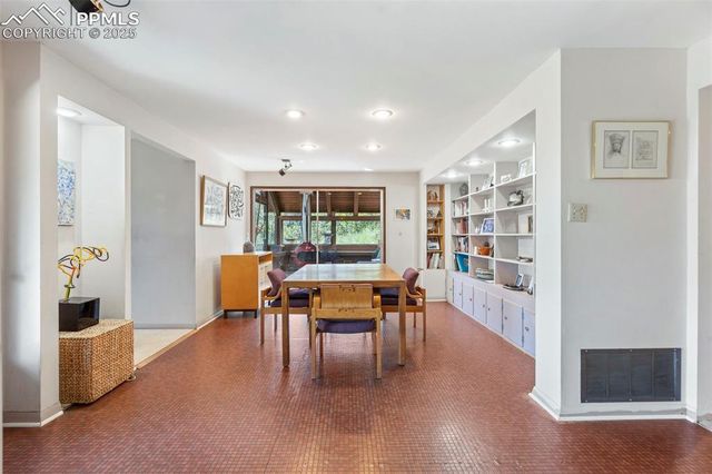 625 Vista Grande Drive, Colorado Springs, CO 80906