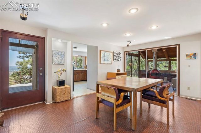 625 Vista Grande Drive, Colorado Springs, CO 80906