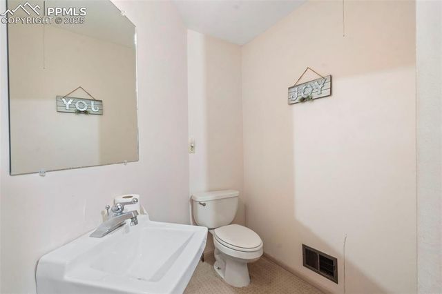 625 Vista Grande Drive, Colorado Springs, CO 80906