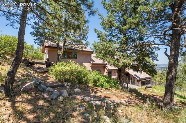 625 Vista Grande Drive, Colorado Springs, CO 80906