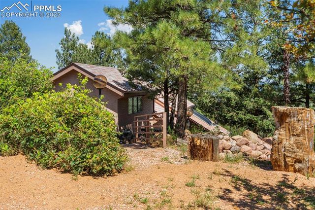 625 Vista Grande Drive, Colorado Springs, CO 80906