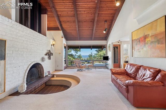 625 Vista Grande Drive, Colorado Springs, CO 80906