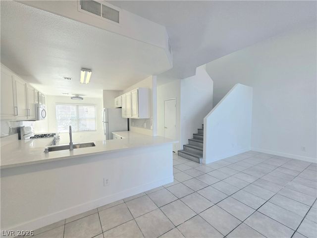 5125 West Reno Avenue 1015, Las Vegas, NV 89118