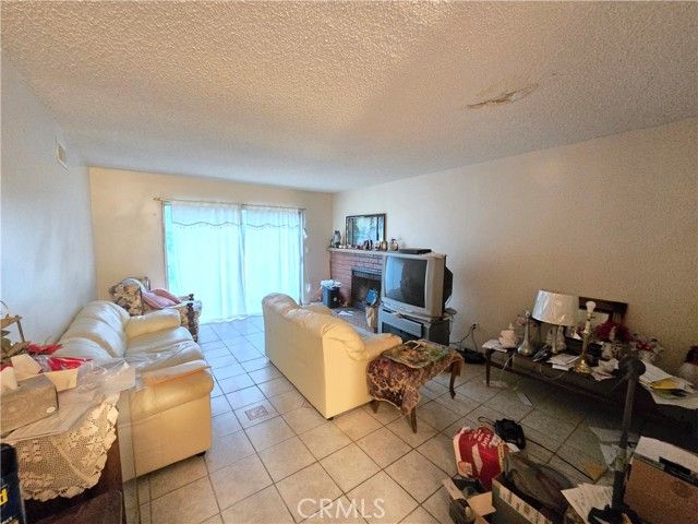 12948 Phillippi, Sylmar (los Angeles), CA 91342