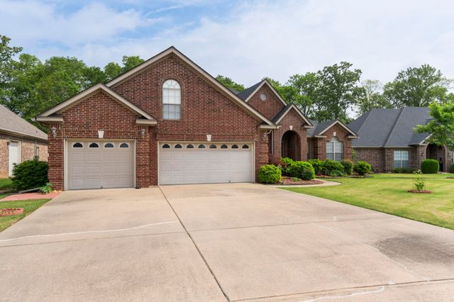 223 Maranes Cir, Maumelle, AR 72113