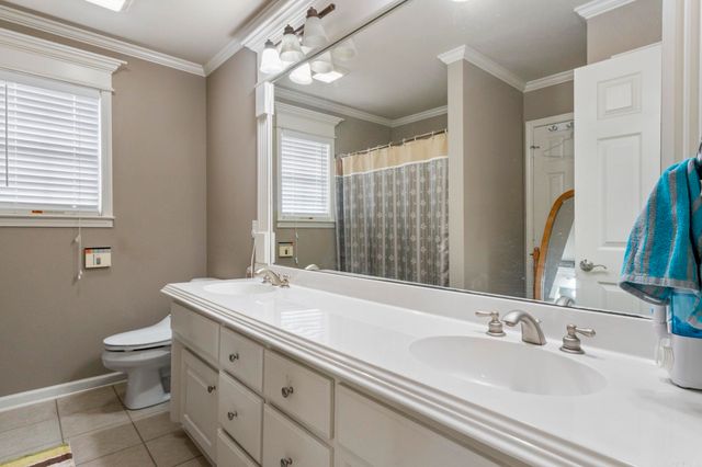 223 Maranes Cir, Maumelle, AR 72113