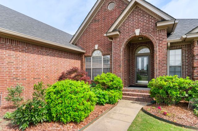 223 Maranes Cir, Maumelle, AR 72113
