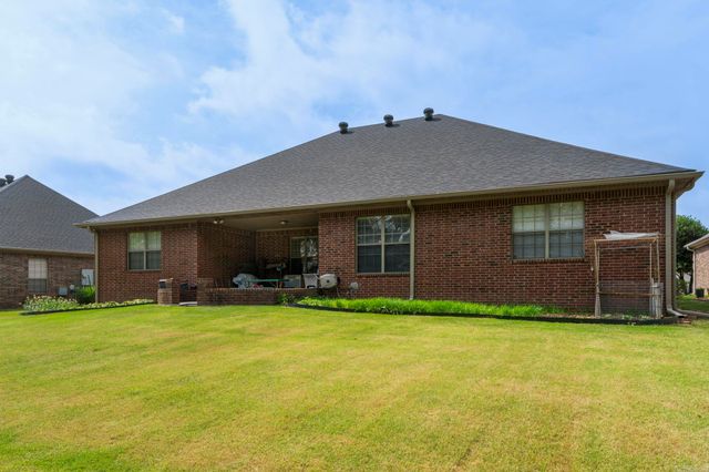 223 Maranes Cir, Maumelle, AR 72113