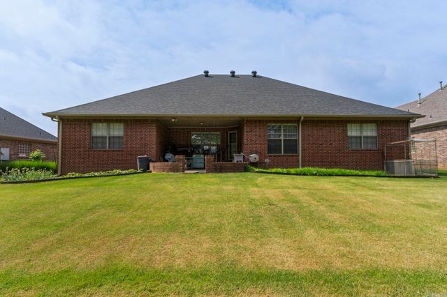 223 Maranes Cir, Maumelle, AR 72113