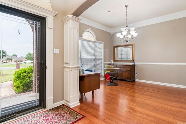 223 Maranes Cir, Maumelle, AR 72113