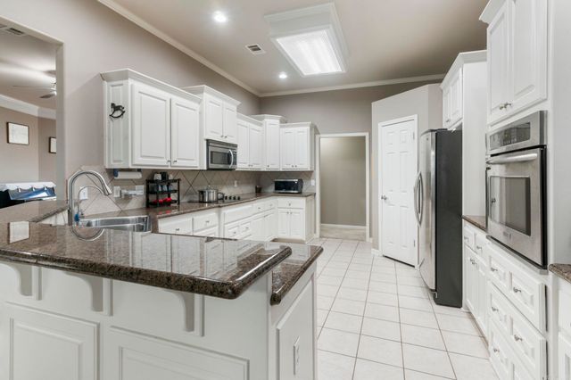 223 Maranes Cir, Maumelle, AR 72113