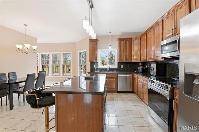 3636 Afshari Circle, Florissant, MO 63034
