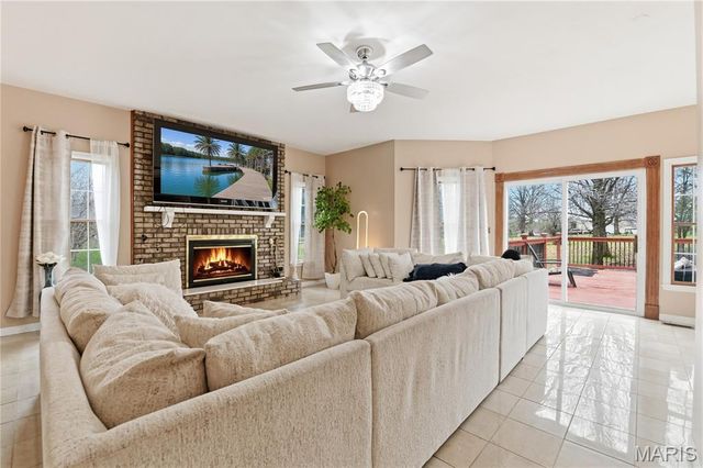 3636 Afshari Circle, Florissant, MO 63034