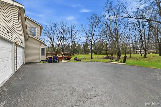 3636 Afshari Circle, Florissant, MO 63034