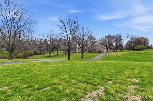 3636 Afshari Circle, Florissant, MO 63034