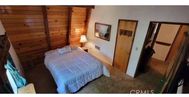 33076 Robin Ln, Running Springs, CA 92308