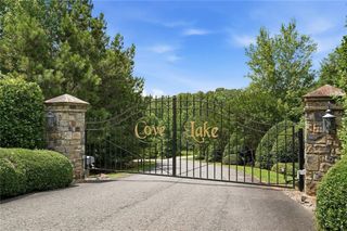 141 Cove Lake Drive, Marble Hill, GA 30148