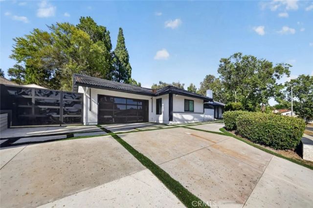 20001 Hiawatha Street, Chatsworth, CA 91311