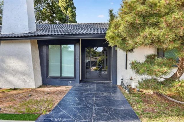 20001 Hiawatha Street, Chatsworth, CA 91311