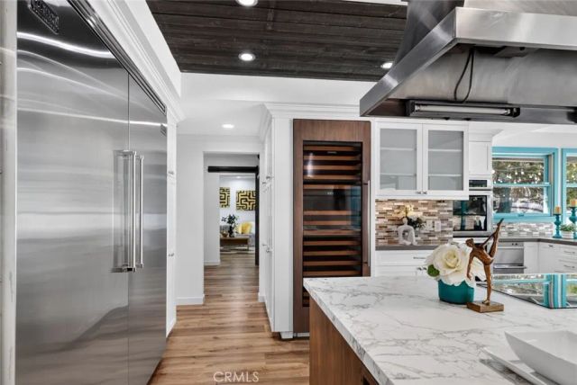 20001 Hiawatha Street, Chatsworth, CA 91311