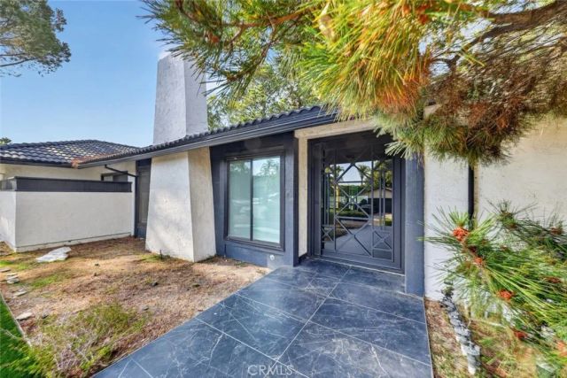 20001 Hiawatha Street, Chatsworth, CA 91311