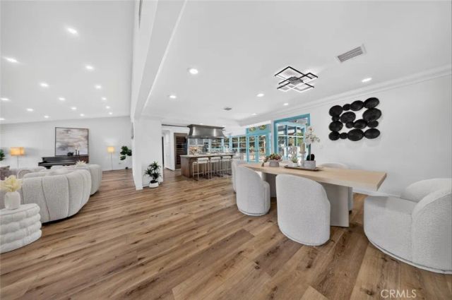 20001 Hiawatha Street, Chatsworth, CA 91311