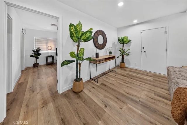 20001 Hiawatha Street, Chatsworth, CA 91311
