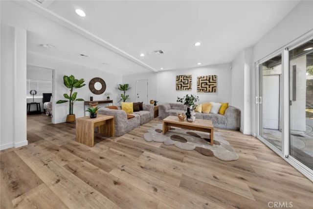20001 Hiawatha Street, Chatsworth, CA 91311