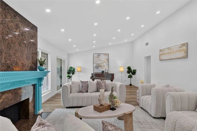 20001 Hiawatha Street, Chatsworth, CA 91311