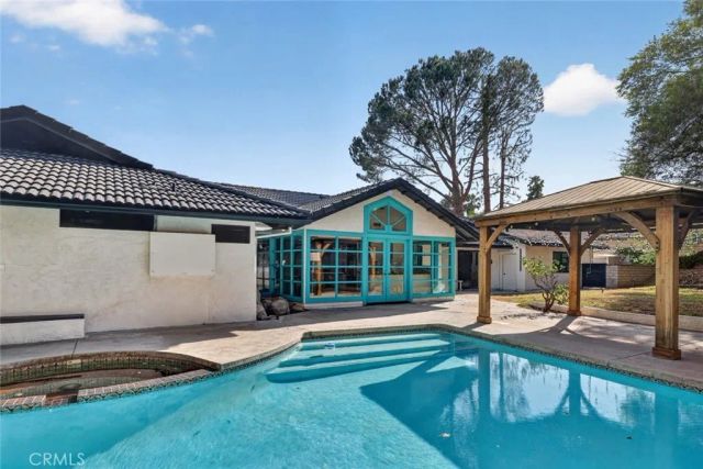 20001 Hiawatha Street, Chatsworth, CA 91311